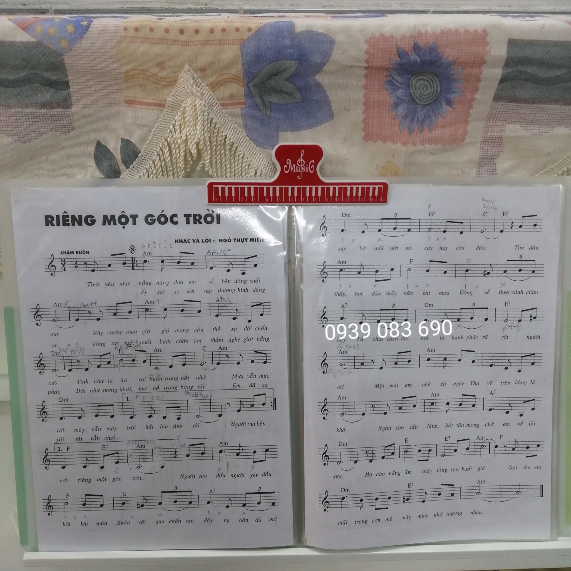 kẹp nhạc hình phím đàn Piano