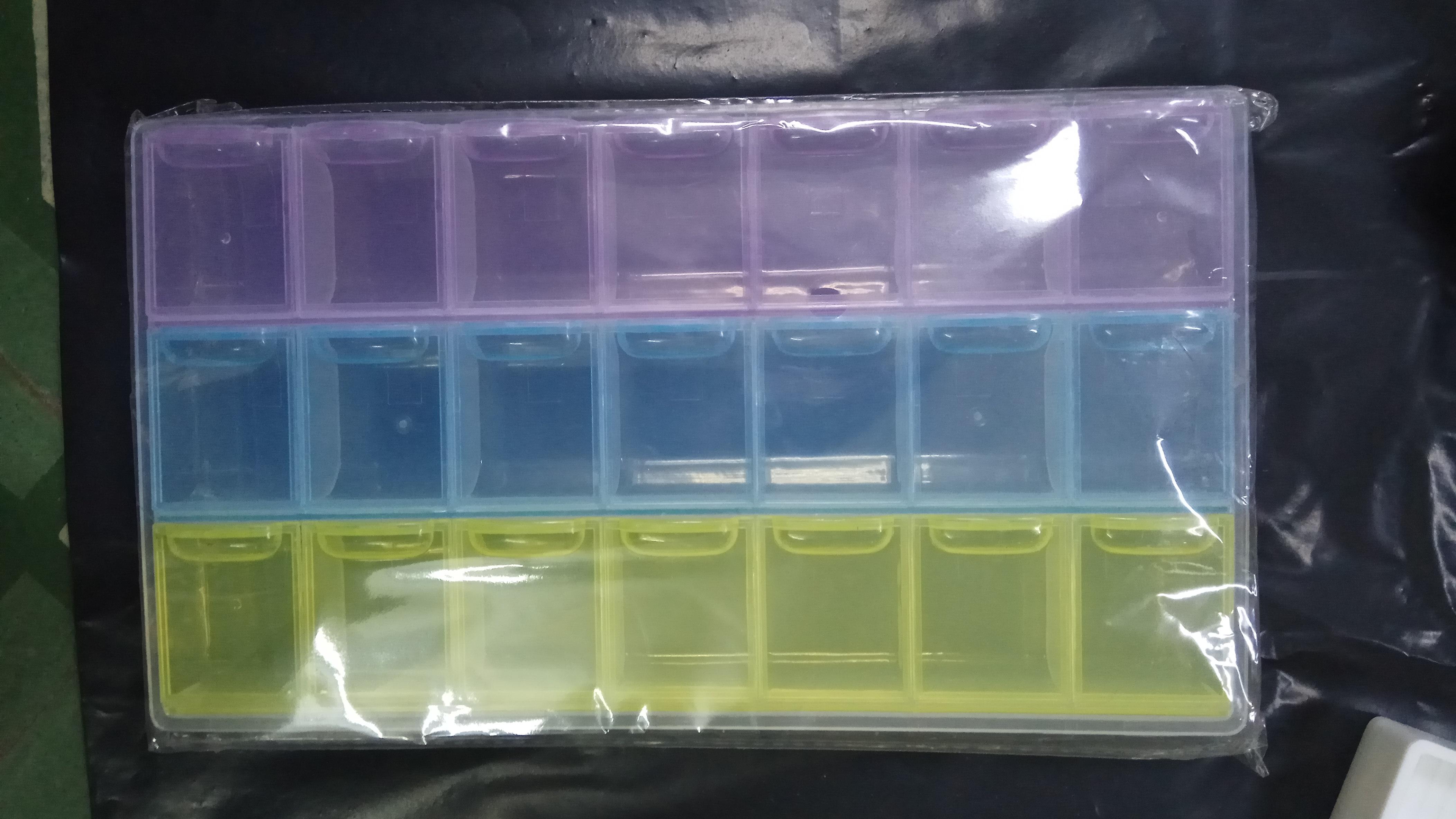 Hộp đựng đá dành cho tranh đính đá (hộp nhỏ) 16x8.2x2