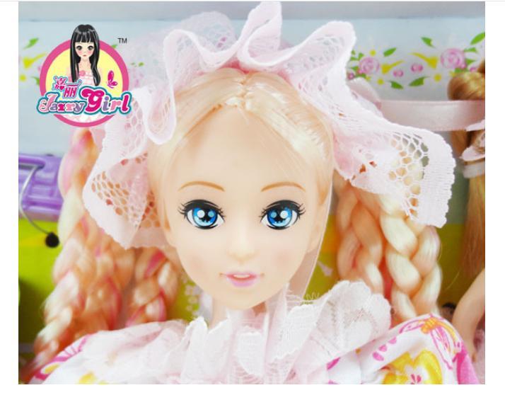 Búp bê thay quần áo Carrie