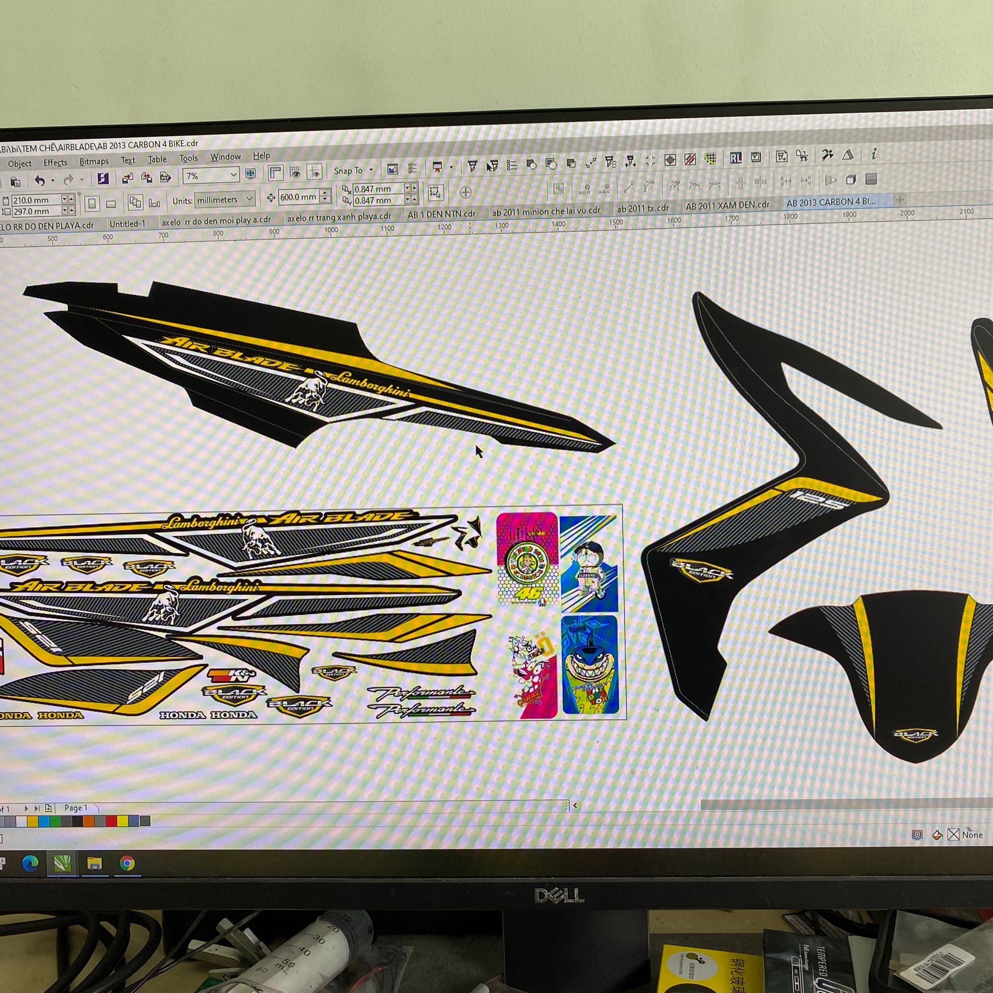 [ QUÍ KHÁCH VUI LÒNG MANG TEM RA TIỆM CHO THỢ DÁN] TEM RỜI honda Airblade 2014 lamborghini dán xe đen