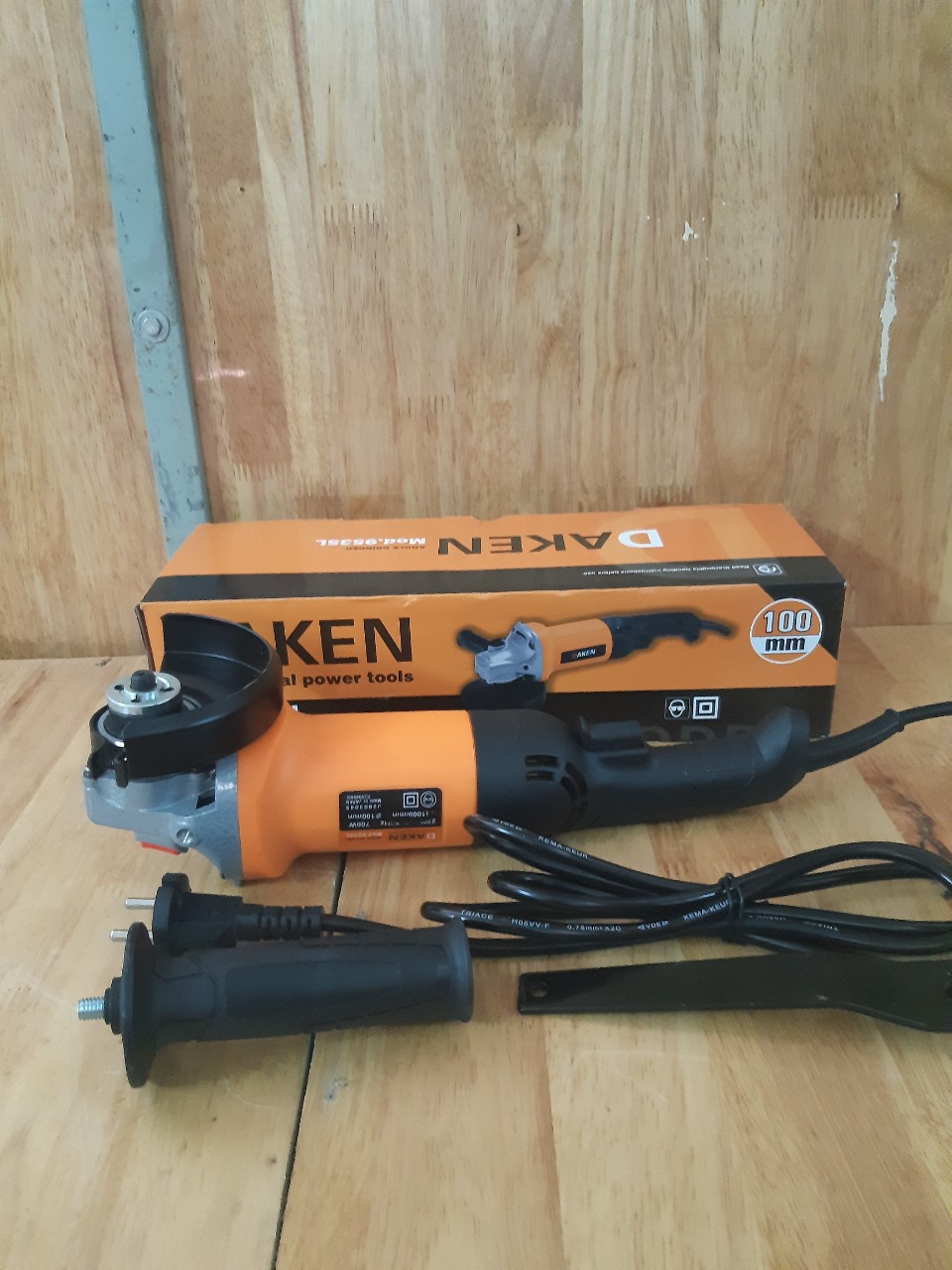 MÁY MÀI GÓC MÁY CẮT DAKEN