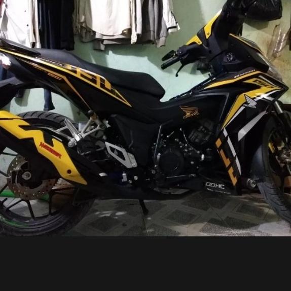 Tem rời dán xe winner