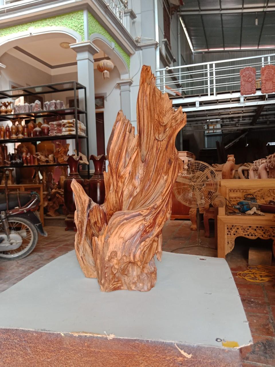 Lũa gỗ Ngọc Am dáng măng