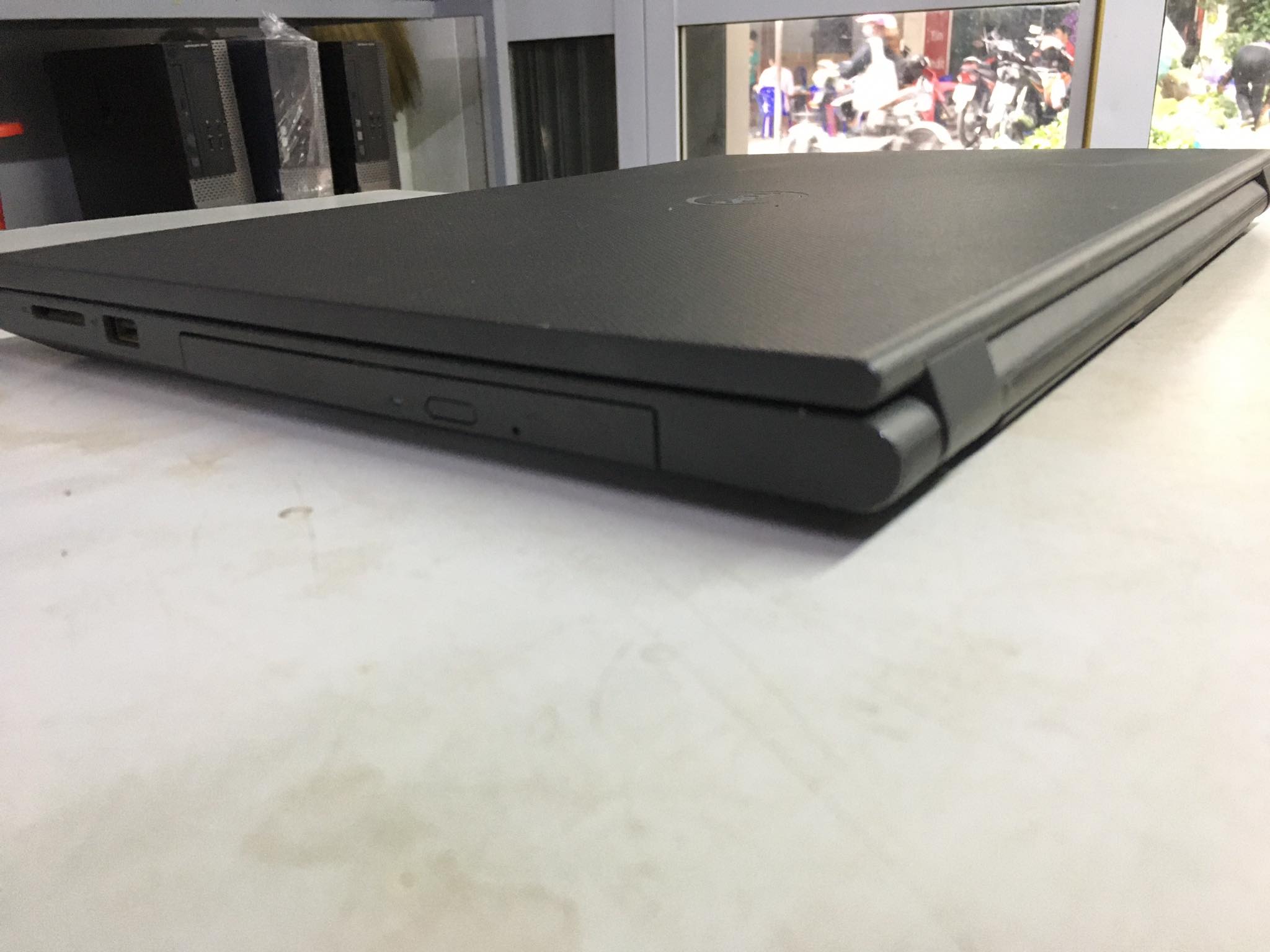 Dell Vostro 3549