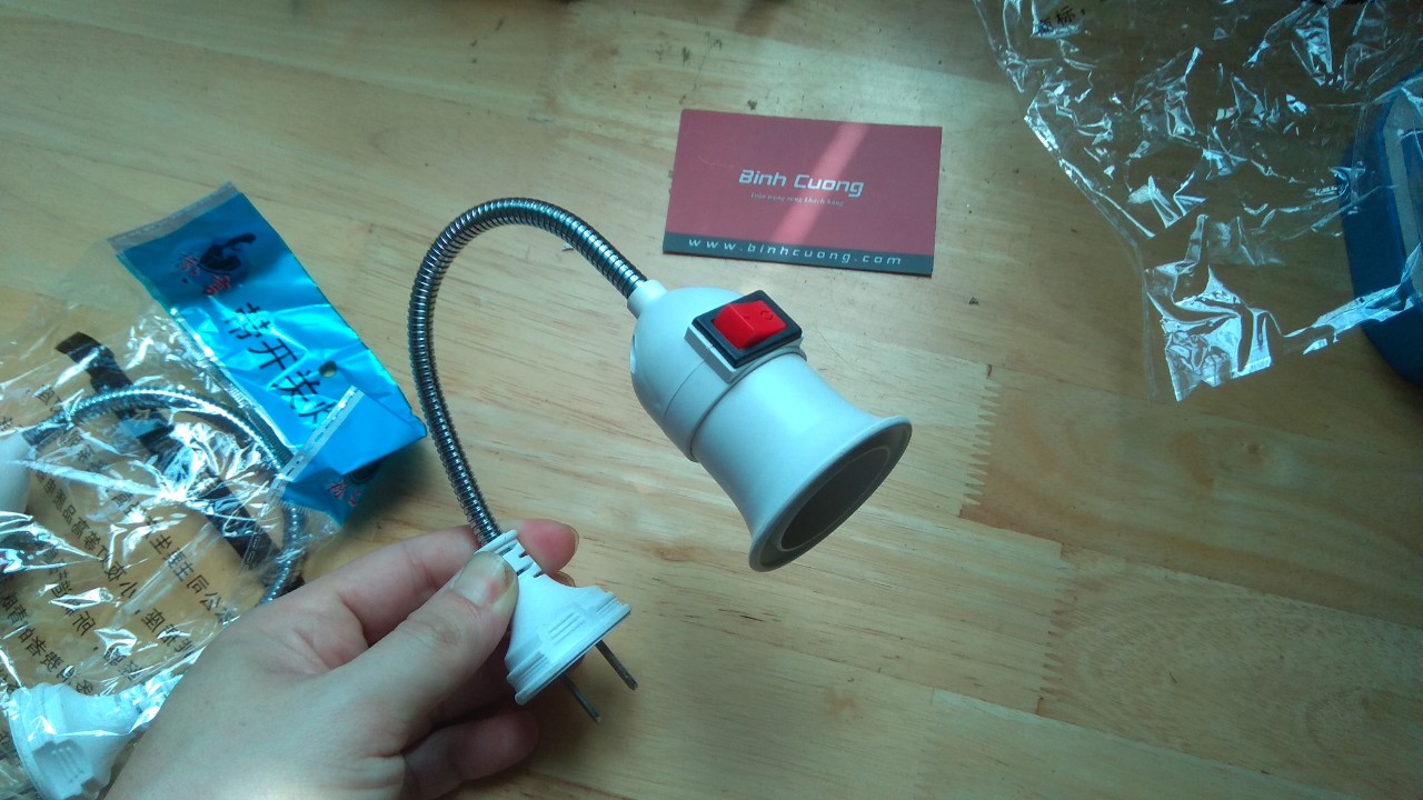 Đui đèn Đa Năng Điều Chỉnh Có Công Tắc E27