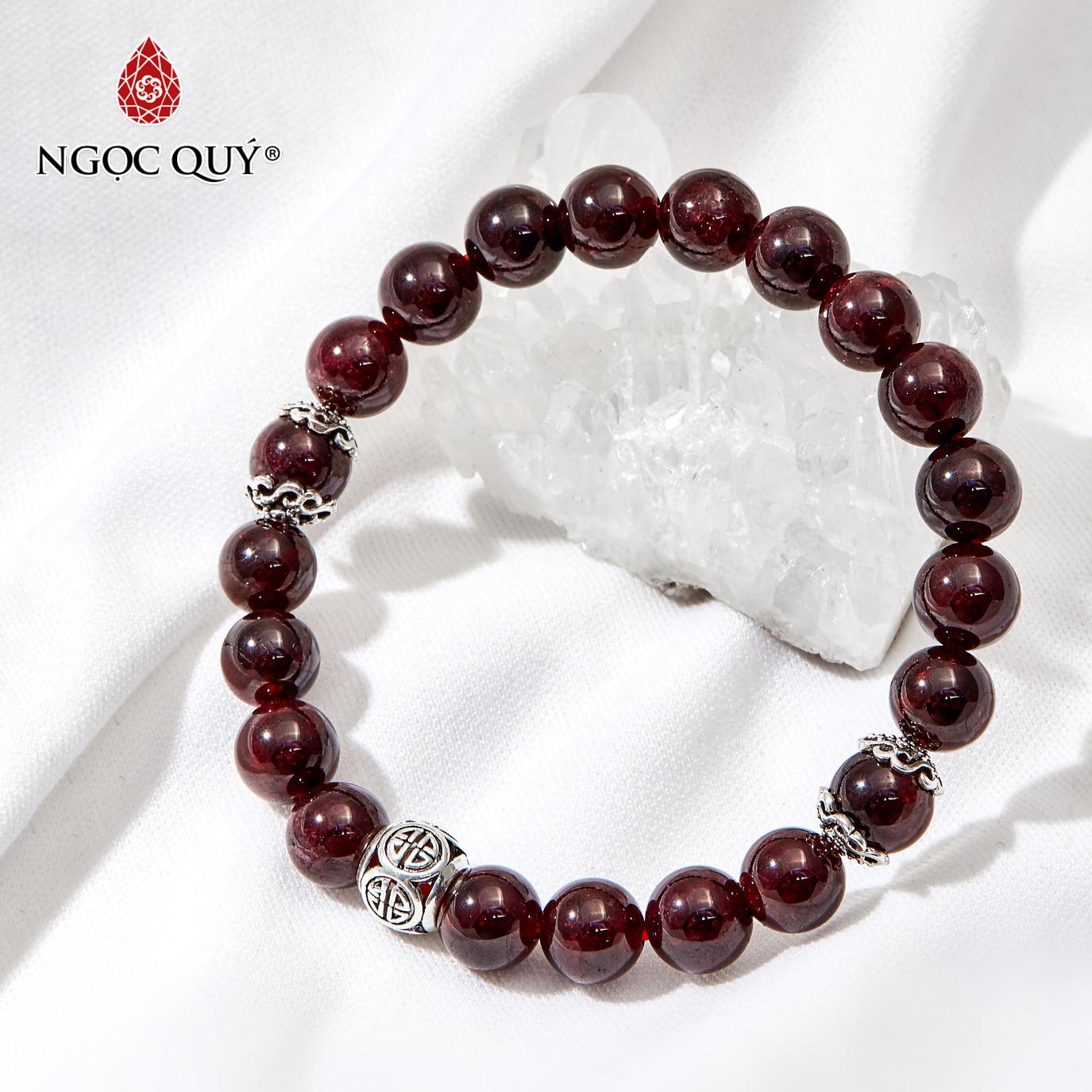 Vòng tay đá ngọc hồng lựu phối charm hình trụ mệnh hoả thổ 8mm - ngọc quý gemstones