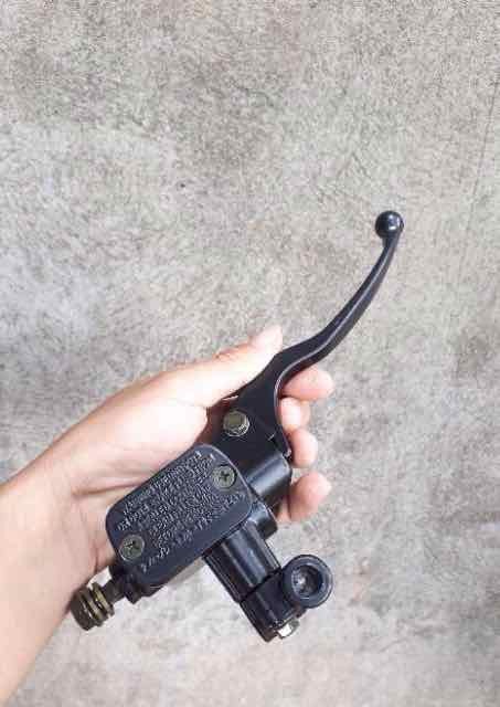 Tay thắng dầu gắn xe jupiter giả zin