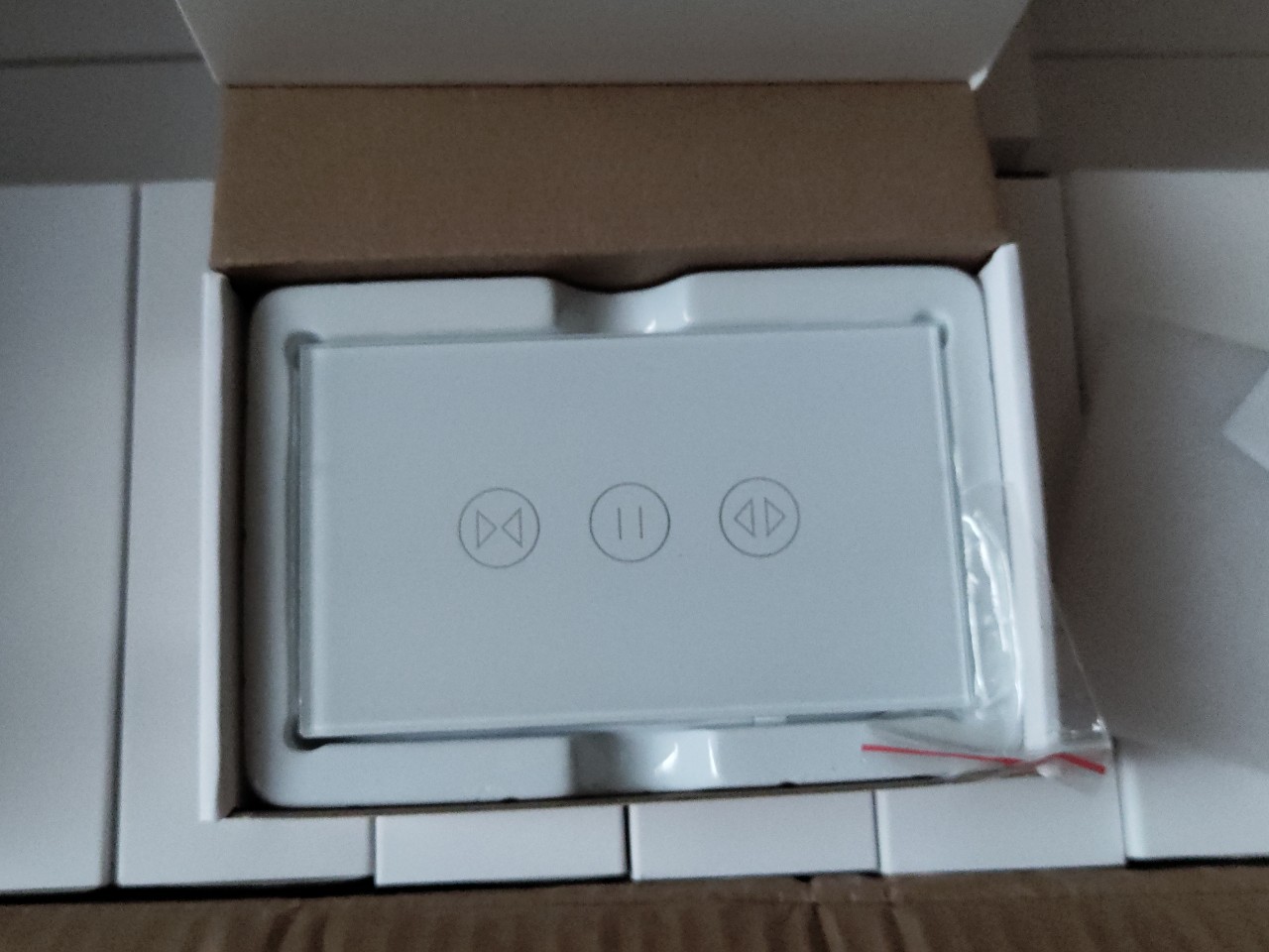 CÔNG TẮC CỬA CUỐN WIFI TUYA