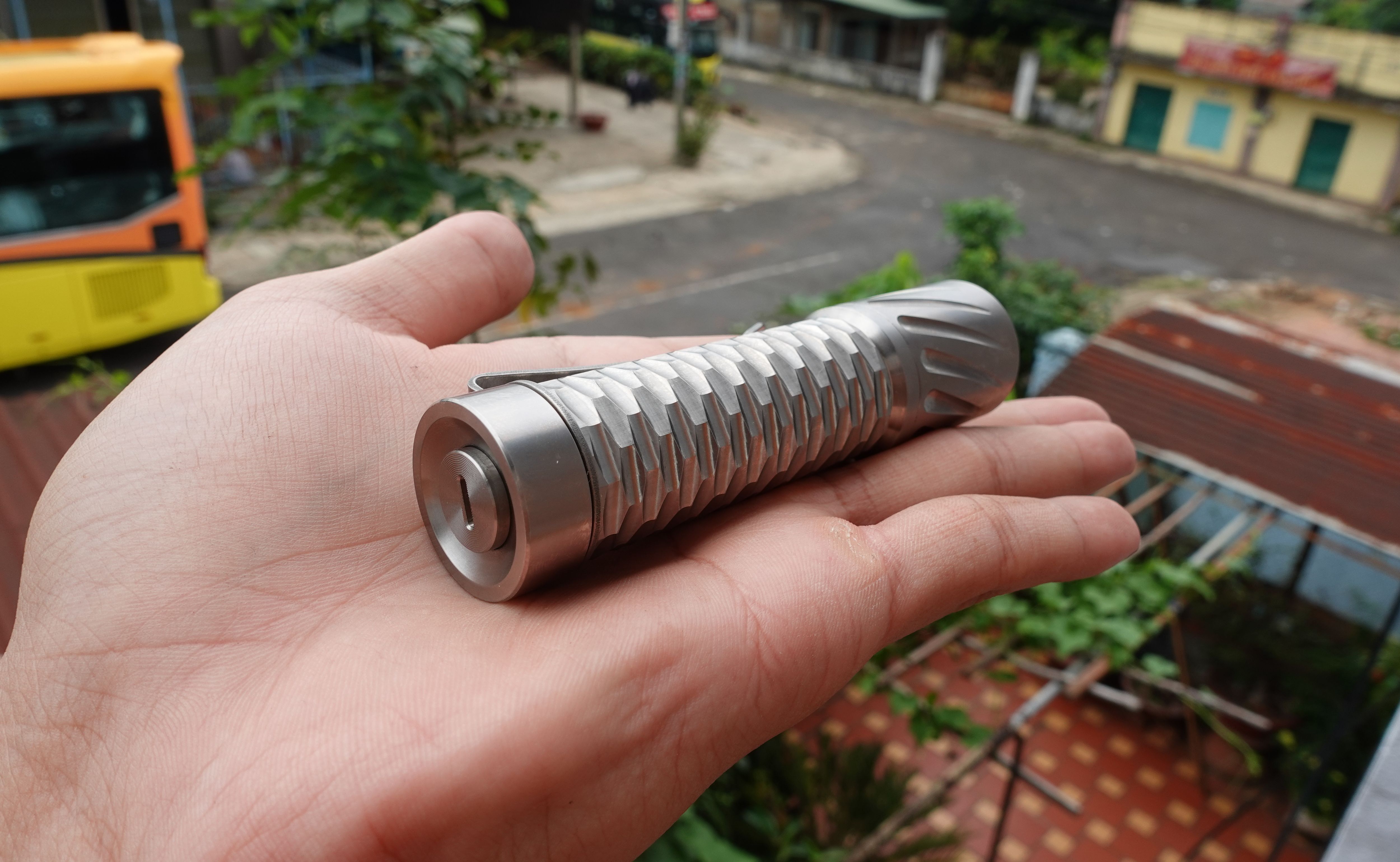 Đèn pin Maeerxu DF01 21700 Titanium