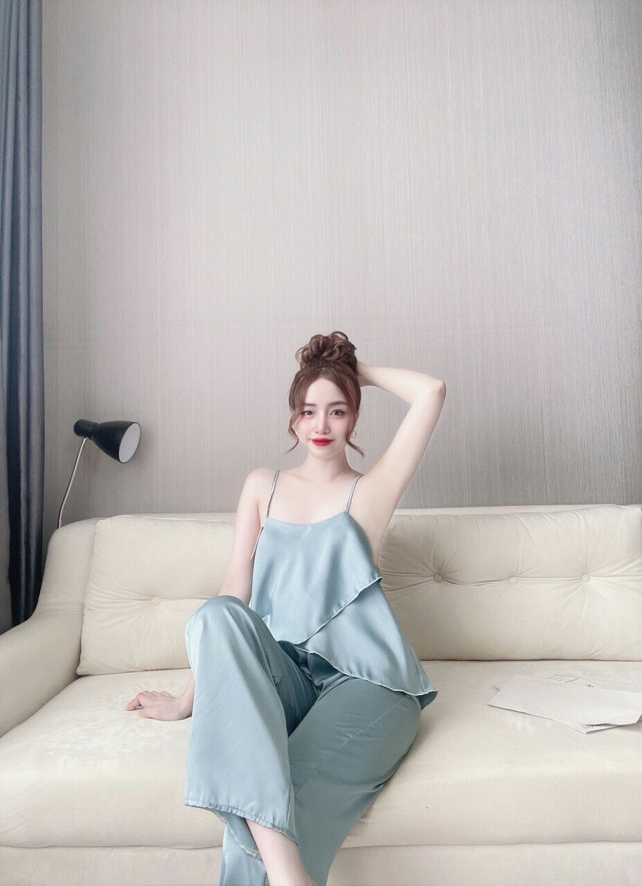 Đồ ngủ 2 dây tà chéo lụa satin sang chảnh mặc nhà