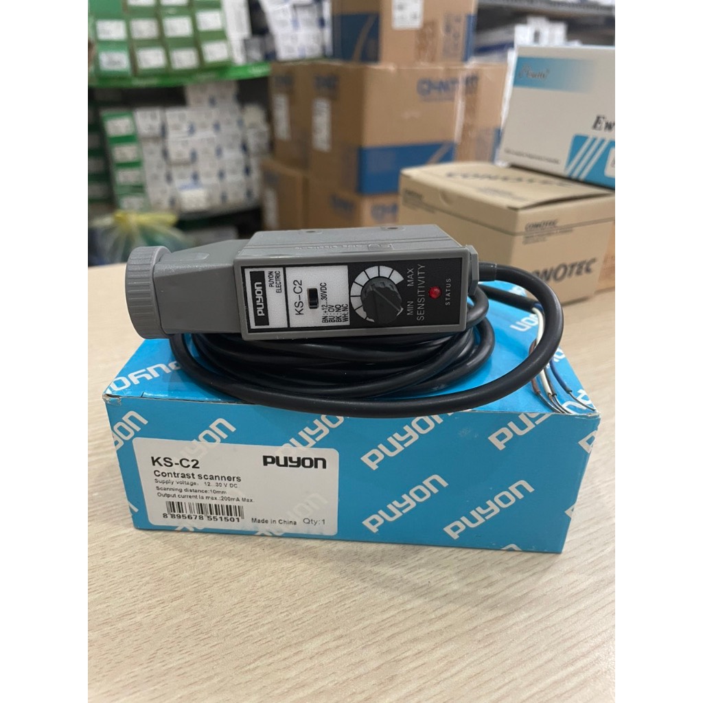 Cảm biến KS-C2W,cảm biến màu điện tử KS-C2W,cảm biến quang KSC2W,cảm biến đọc màu,vạch màu,cảm biến điểm màu,đầu dò vạch màu Puyon,cảm biến KS-C2W đọc vạch bao bì máy đóng gói,mắt đọc cKS-C2W,cảm biế đánh dấu màu,cảm