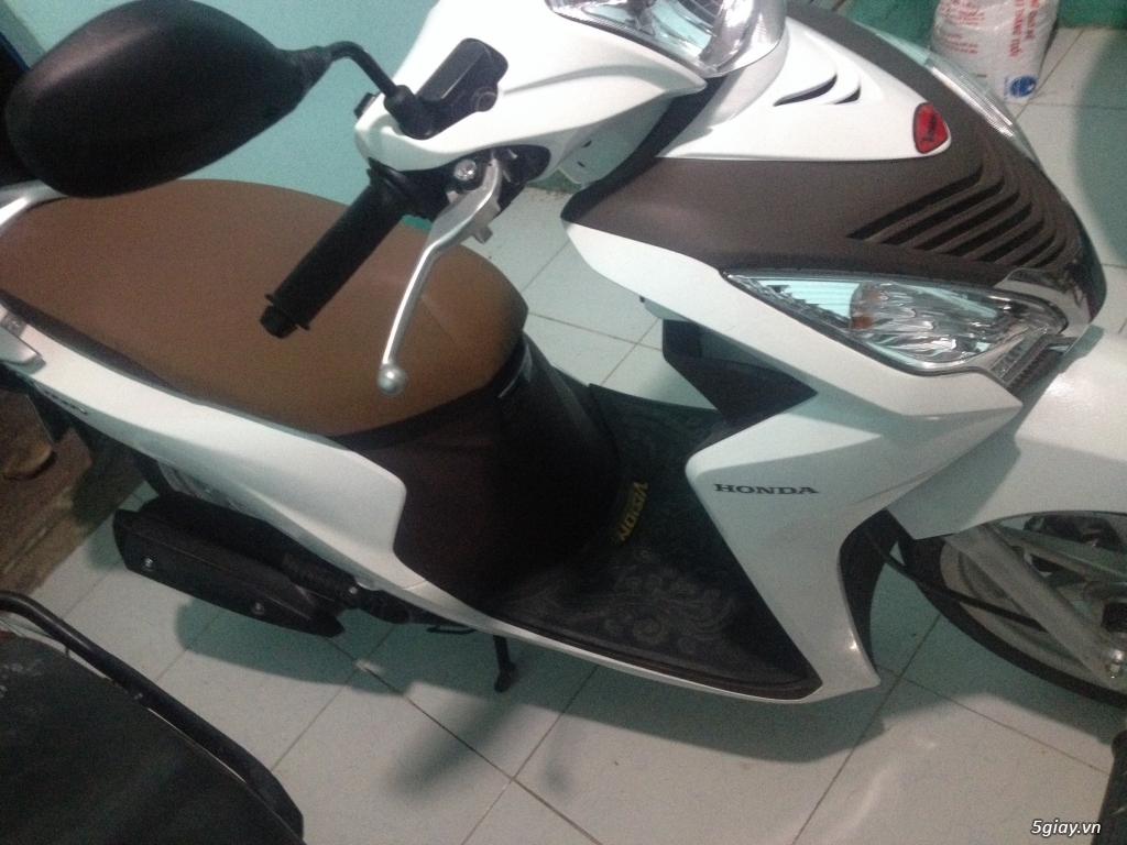 MẶT NẠ XE VISION KIỂU SH ( màu trắng - viền nâu ) ĐỜI 2014 --> 2019