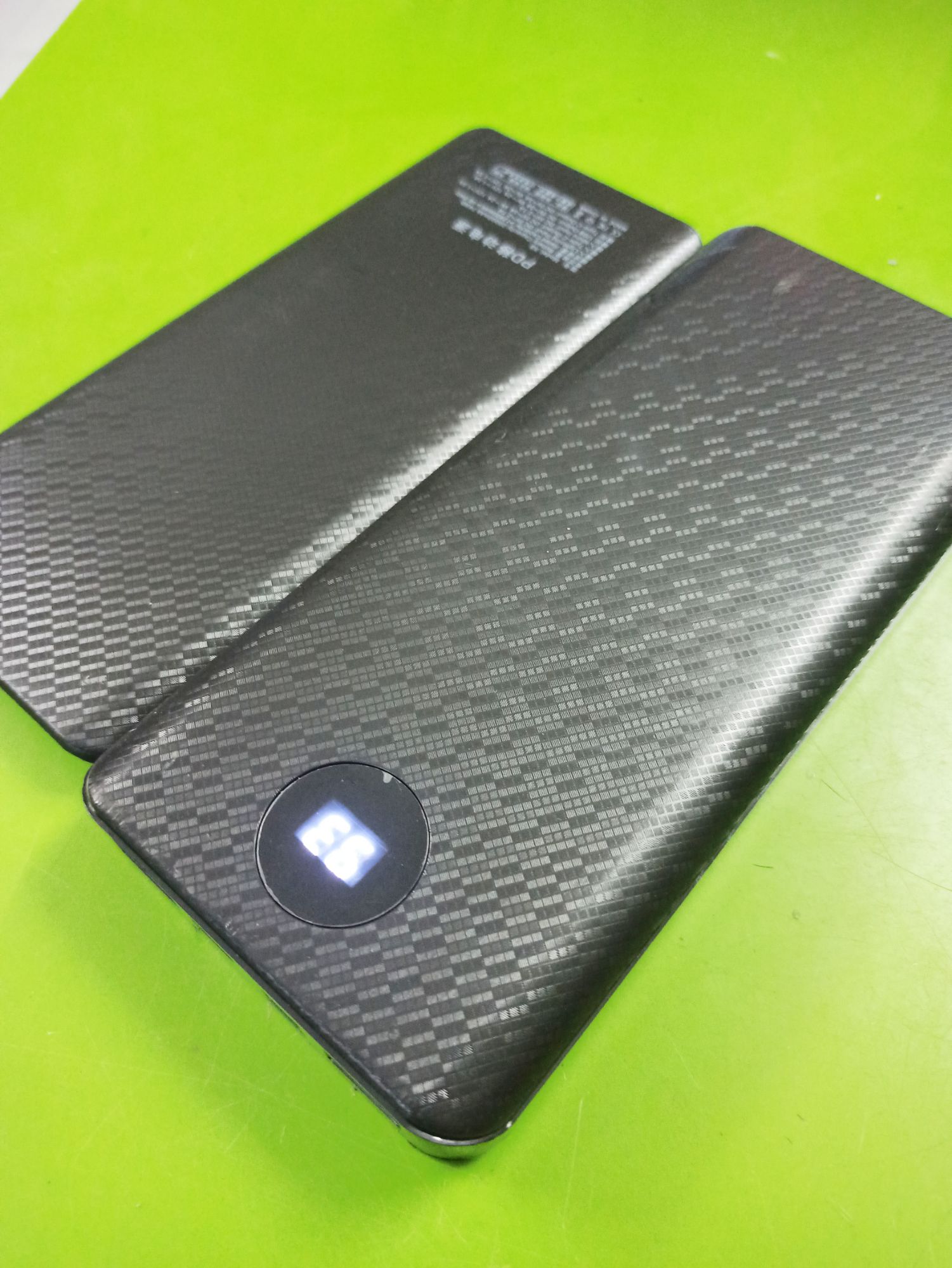Box sạc dự phòng 8 cell 3 cổng vào màu đen