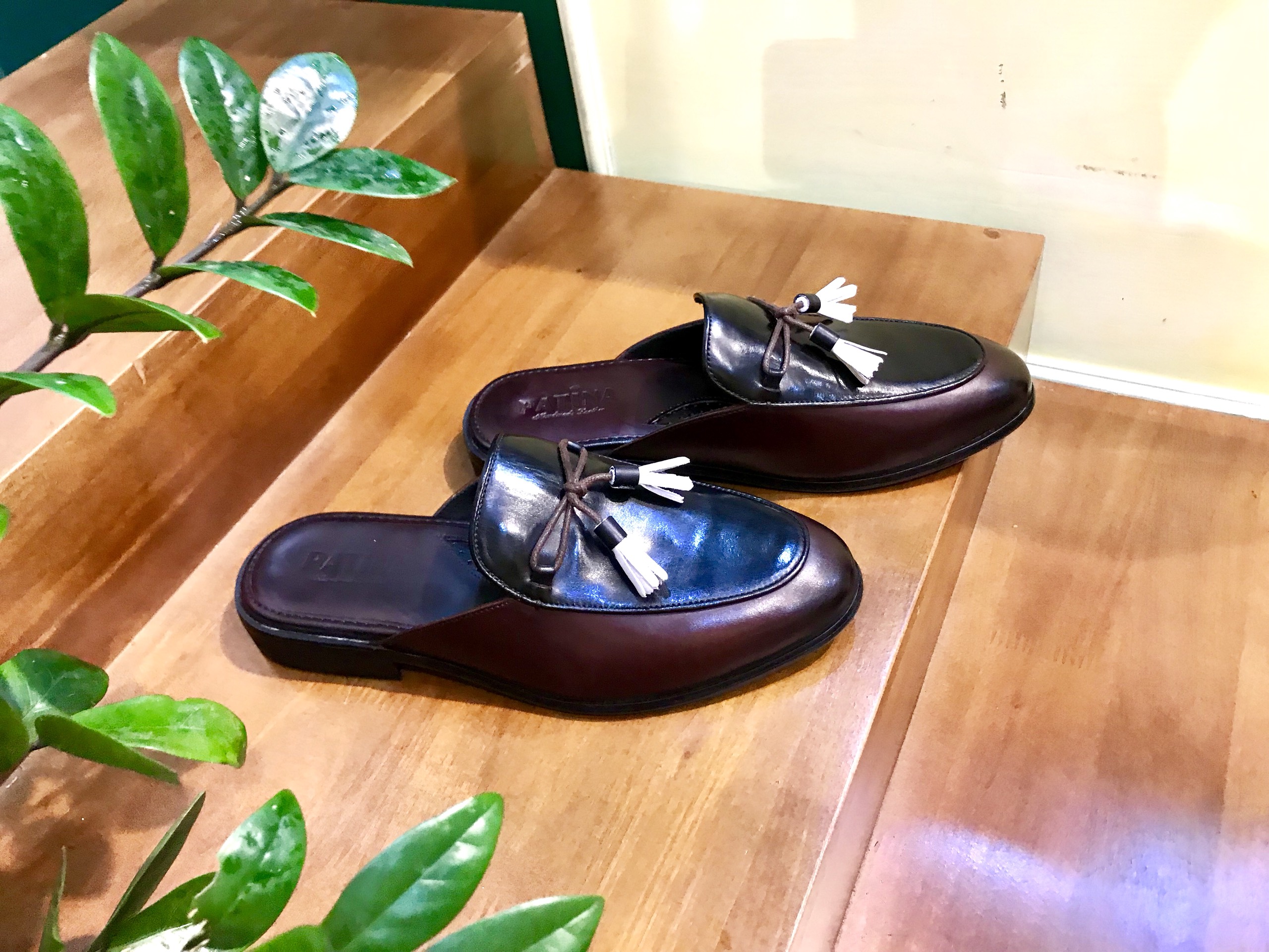 SỤC DA NAM PATINA ĐỎ ĐEN CHUÔNG TRẮNG