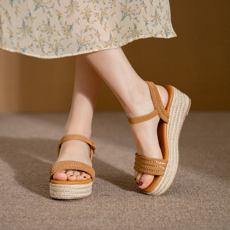 Summer Simplicity Women's Comfortable Platform Low Heel Wedge Sandals with Hemp Rope