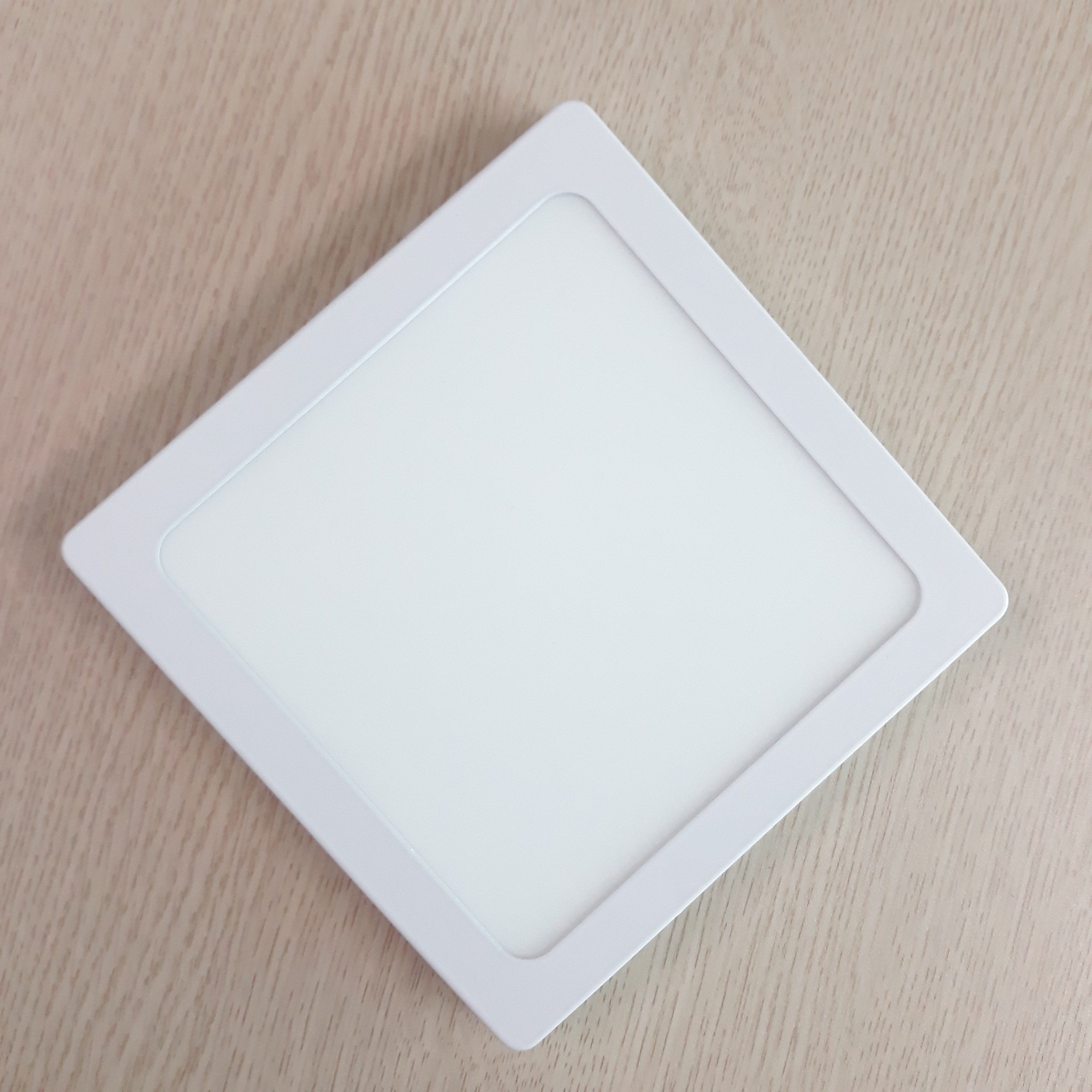Đèn LED ốp trần vuông 24w ánh sáng trắng