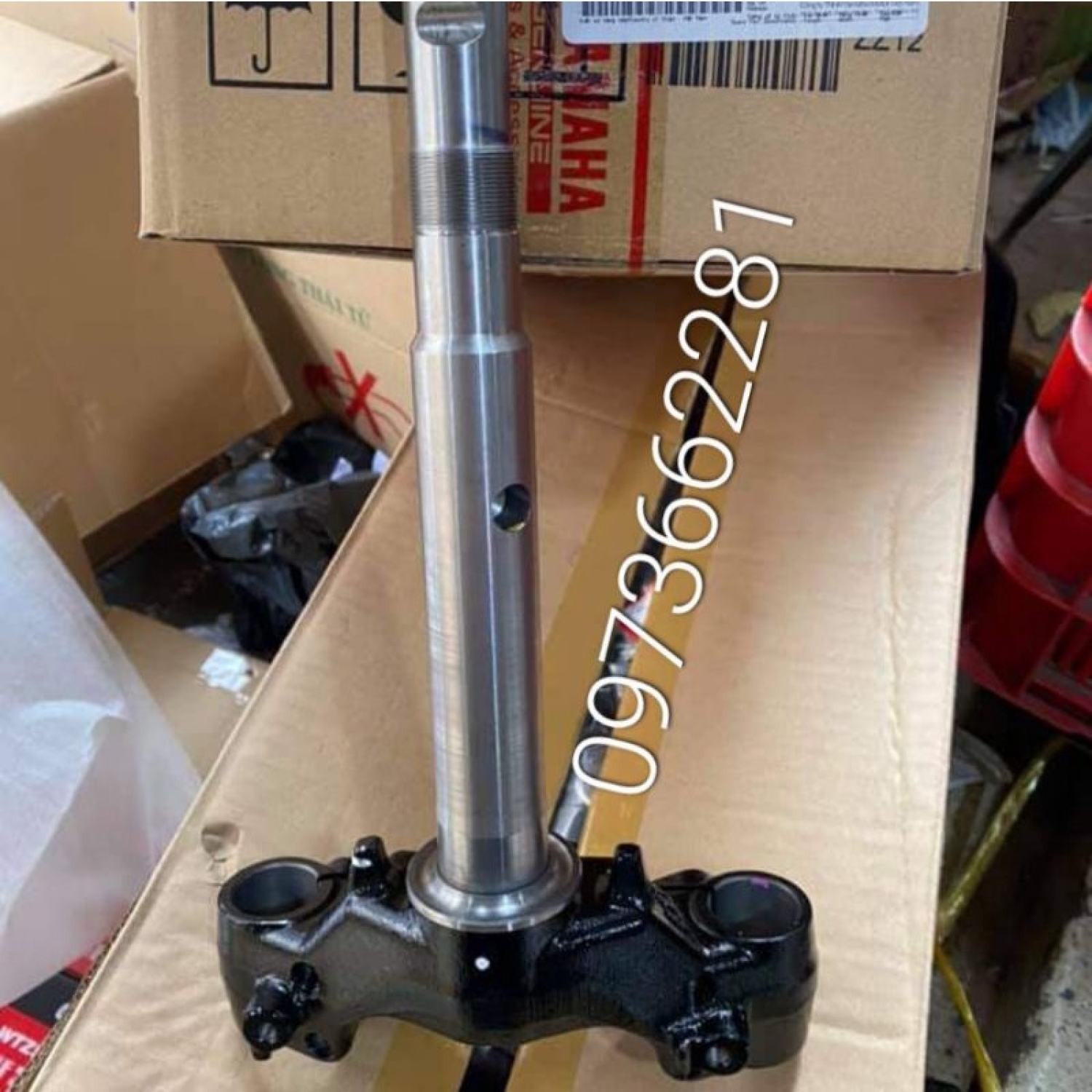 Chảng ba gắn cổ phuộc trước xe exciter 150 zin yamaha