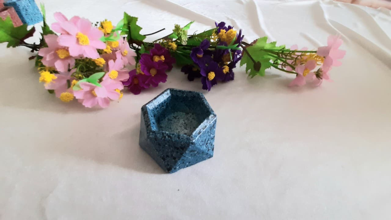 chậu xi măng mini trồng sen đá ( ngang 7 cm cao 3.5cm )