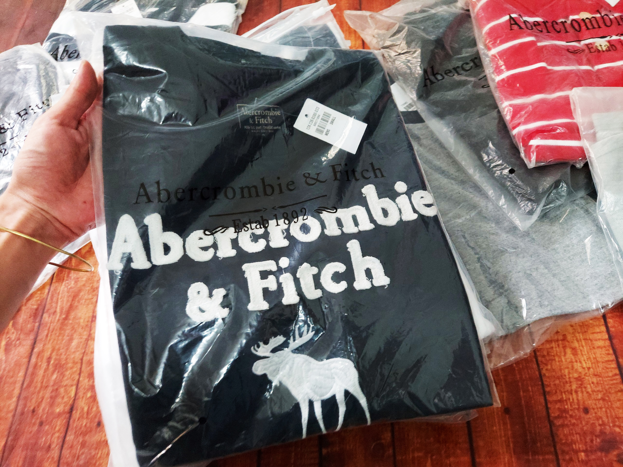 Áo thun Abercrombie & Fitch Co Navy