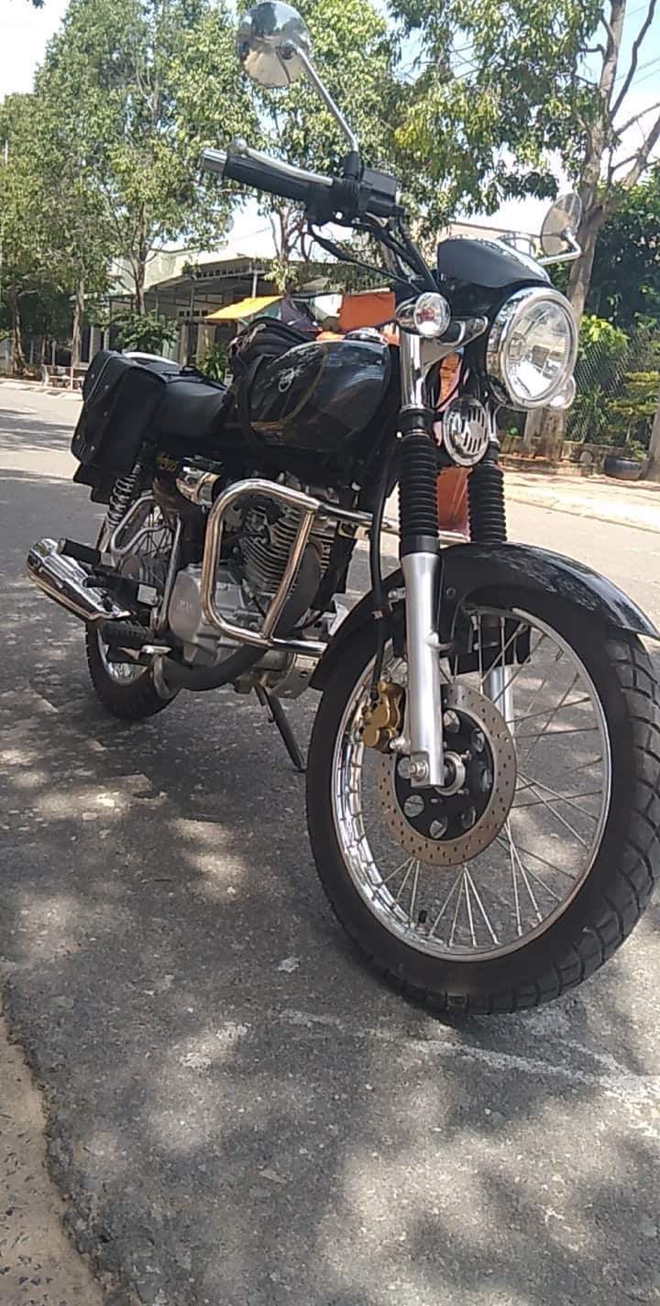 chống đổ moto inox