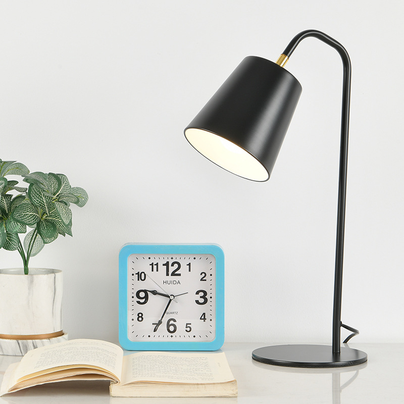 Đèn bàn AGONDA kiểu dáng hiện đại trang trí bàn học, bàn làm việc cao cấp - tặng kèm bóng led.