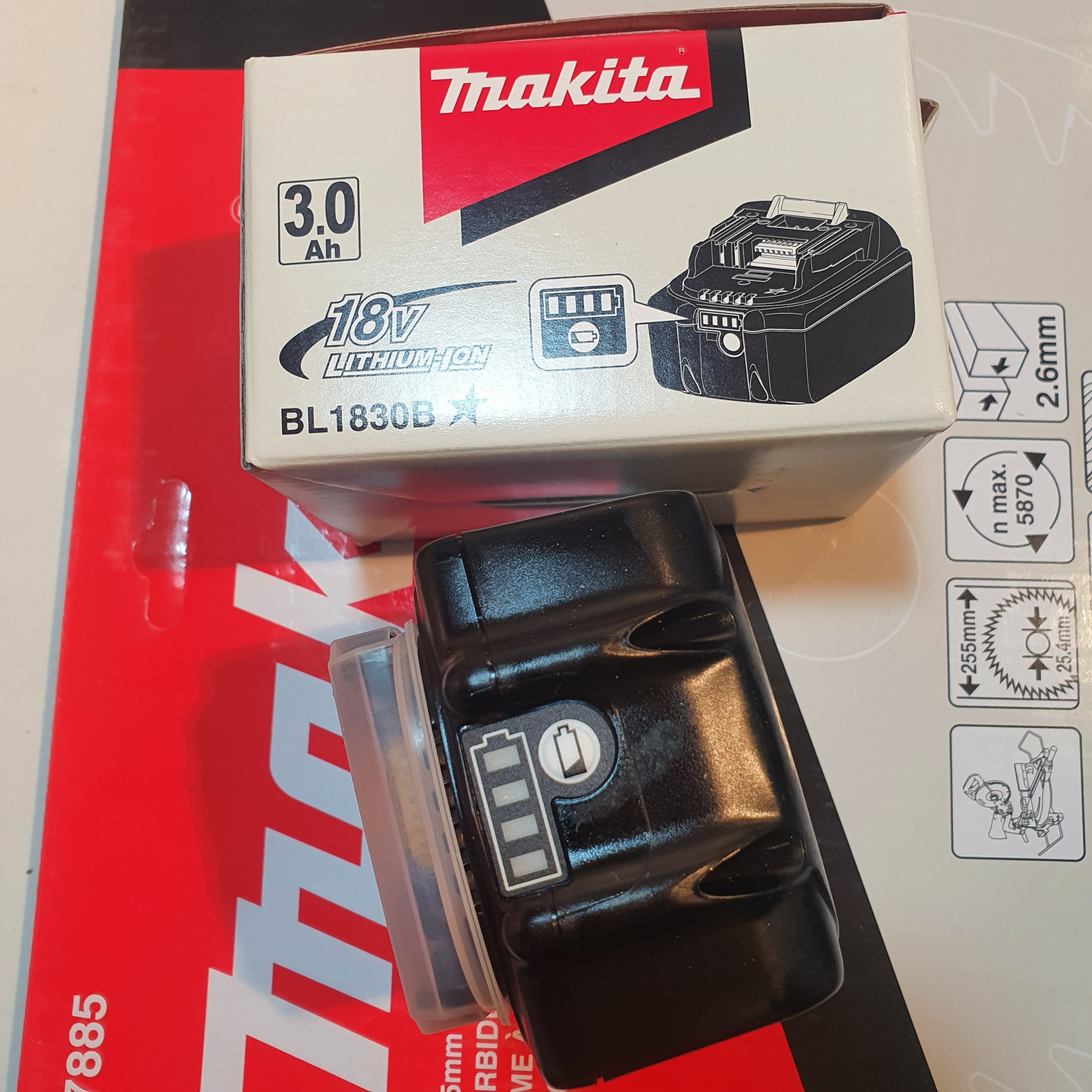 Pin makita 3.0 Makita BL1830B (Mới zin chính hãng)
