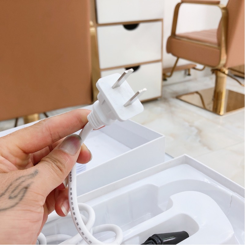 Máy là dập phồng chân tóc bản vuông