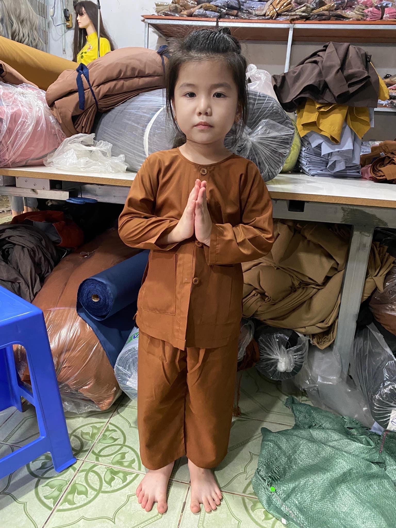 ĐỒ LAM ĐI CHÙA- BÀ BA MIỆT VƯỜN