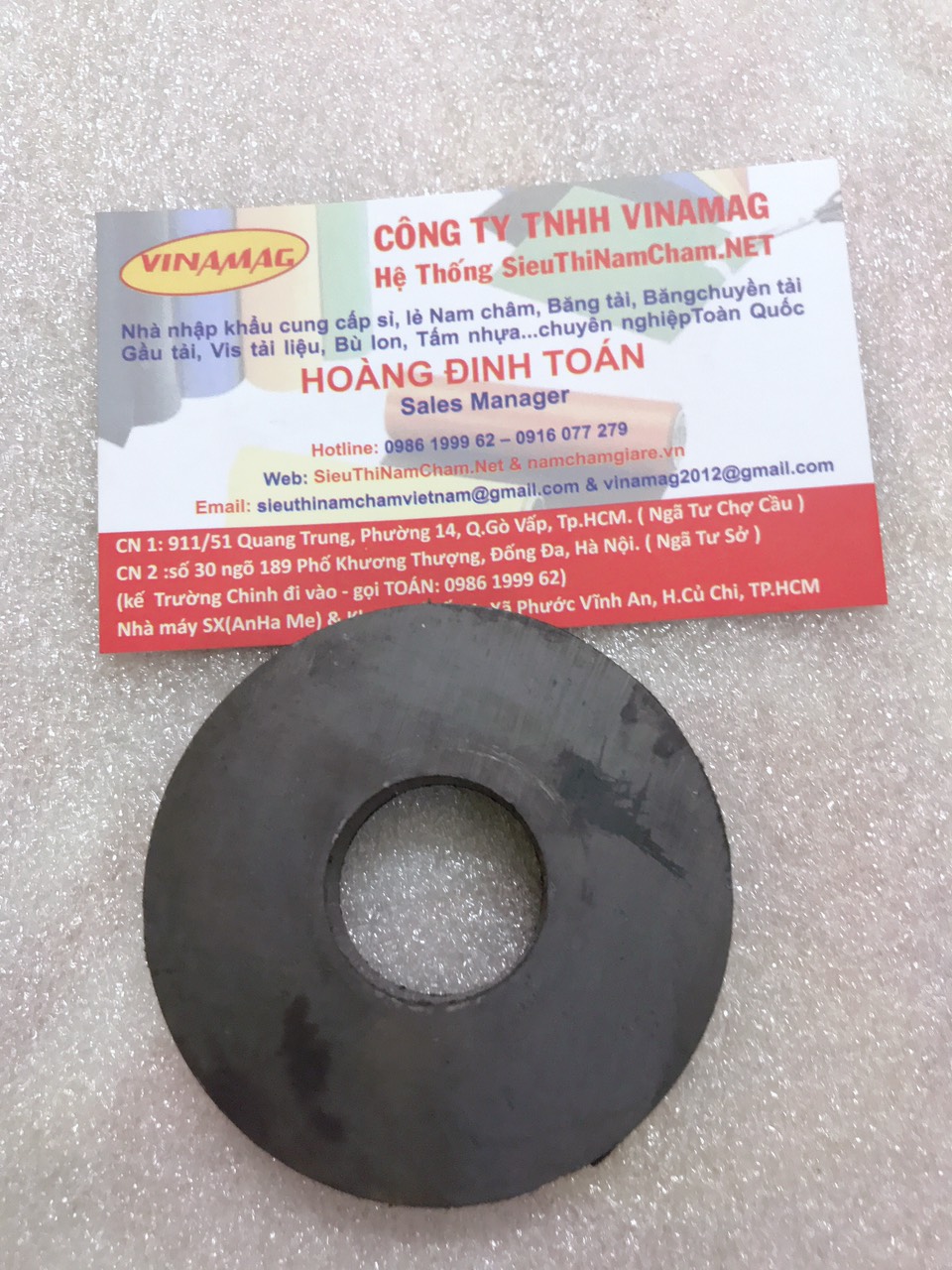 Nam châm Ferrite 60x 32 lỗ x15mm
