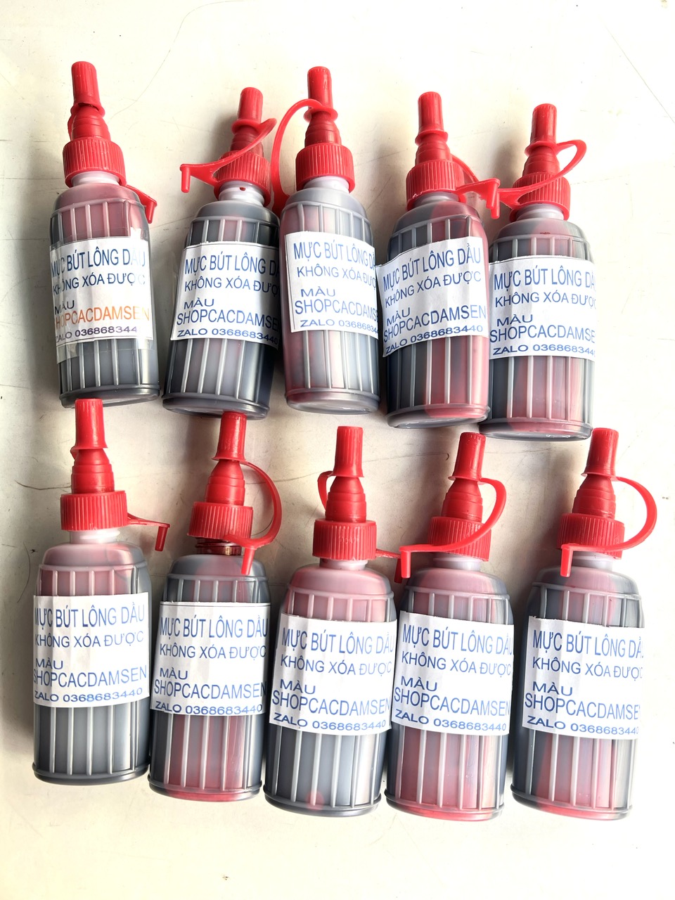Hộp 10 bút bình mực 55ml dẹp mực lông dầu không xóa được viết lên mặt phẳng bám dính tốt trên nhựa, kính nylon