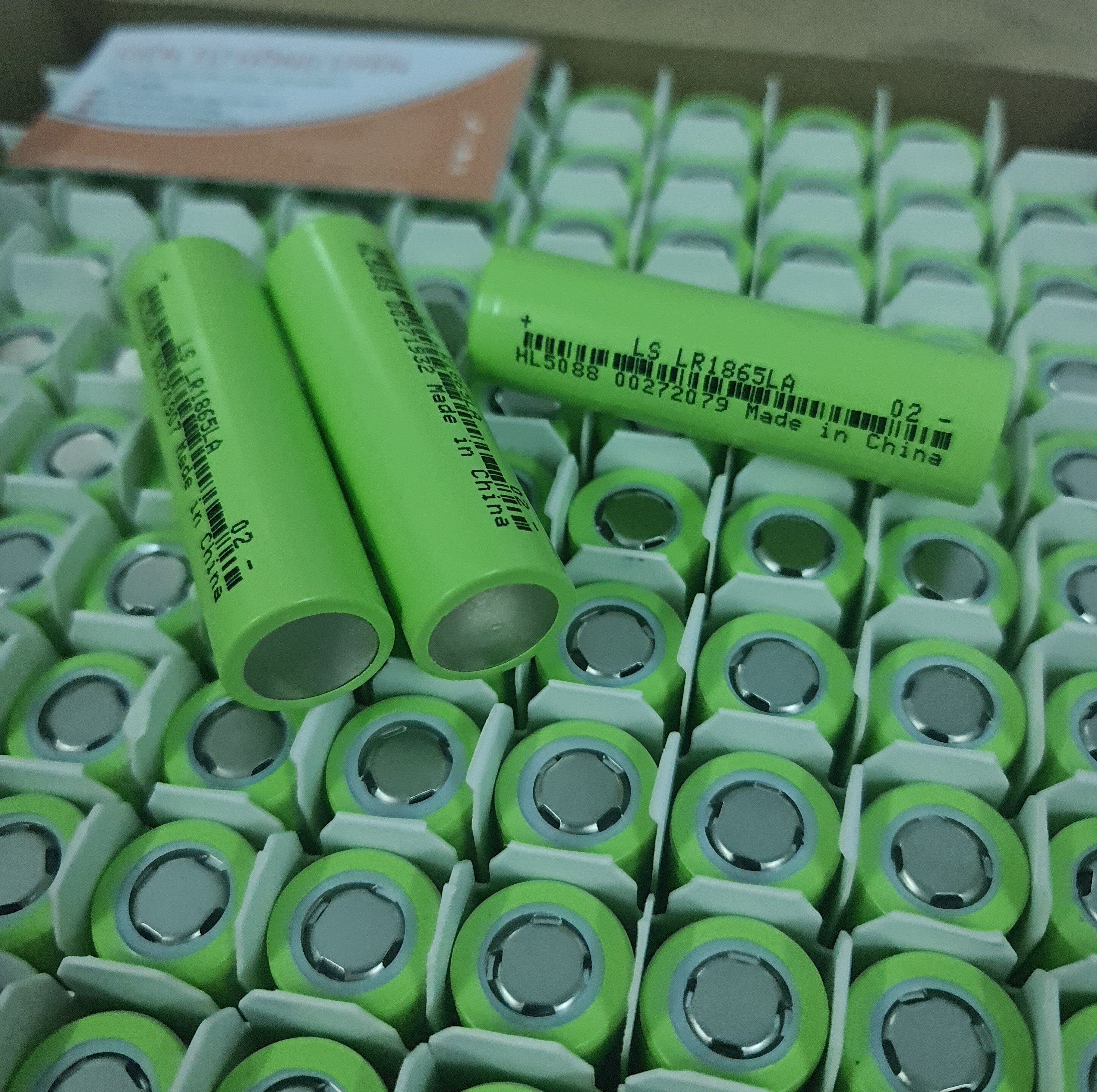 Combo 10 cell pin Lishen 2000mAH xả cao 20A. Pin Lithium ion 18650 Lishen xanh - Hàng chuẩn - Điện Tử Hồng Uyên