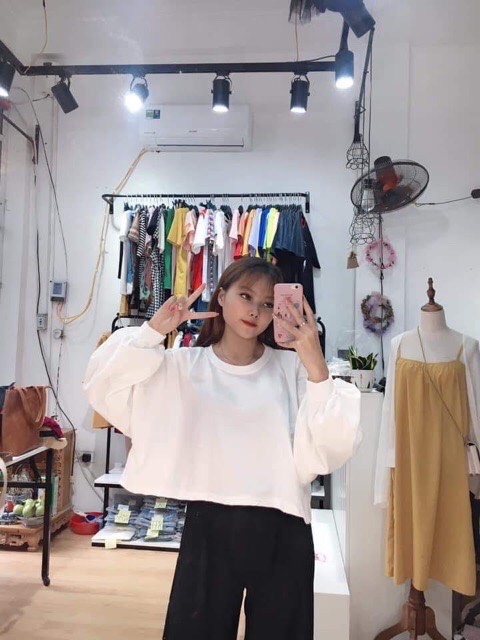 Áo croptop tay rộng