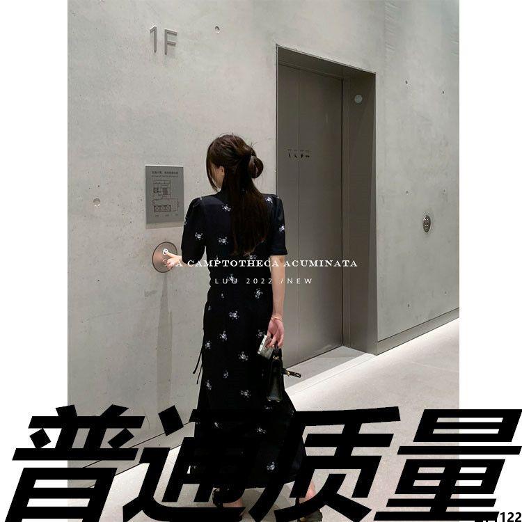 Nhỏ 2023 khí chất hepburn pháp mùa hè thiết kế váy xier cao cấp hoa hồng đen luu