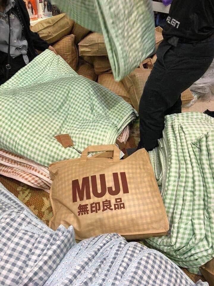 CHĂN MUJI KẺ NHỎ