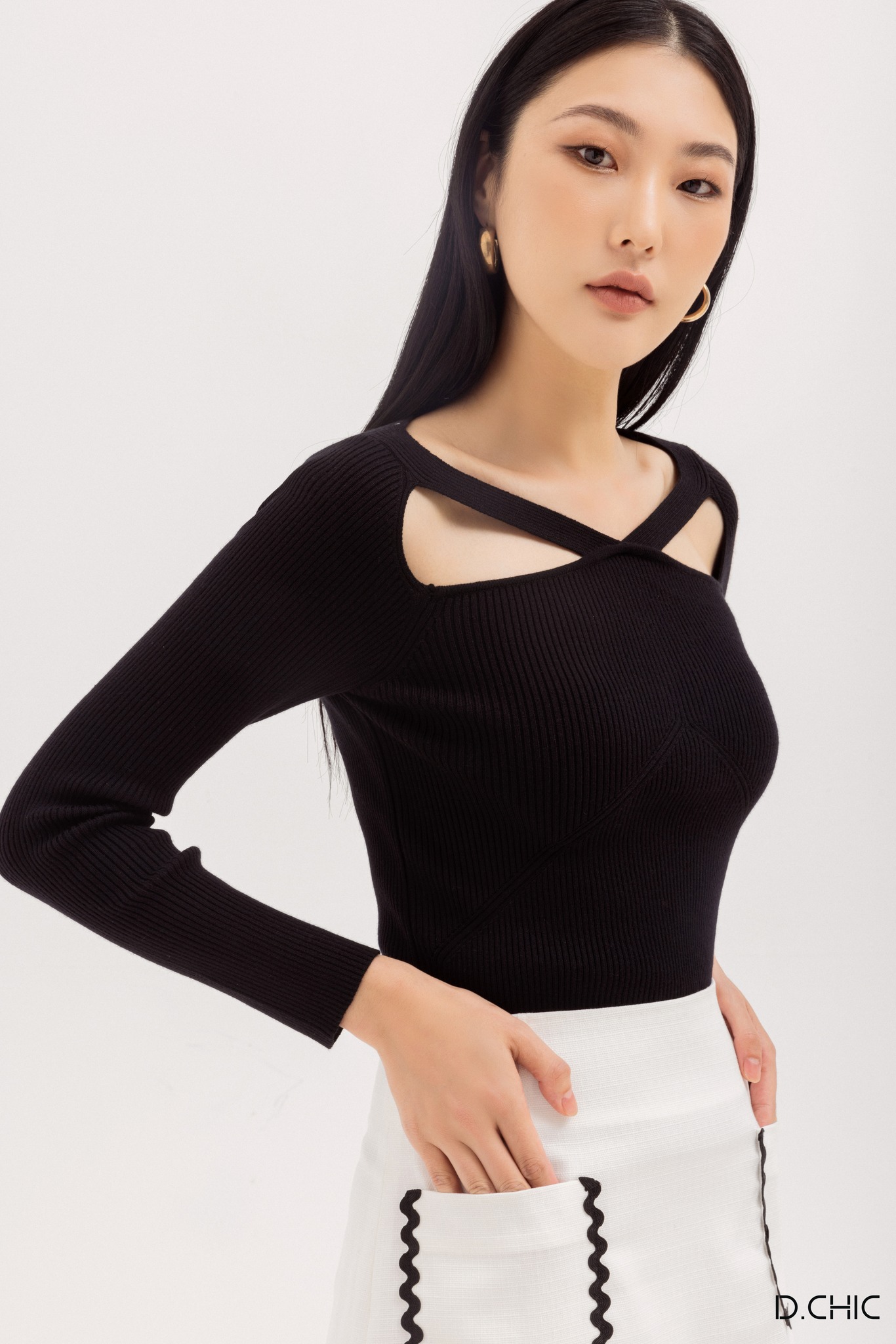 Áo len cổ vuông đáp chéo 2 bên D.CHIC MS: 188090