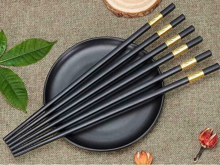 [HCM]hộp 10 đôi đũa sừng khảm vàng Hàn Quốc