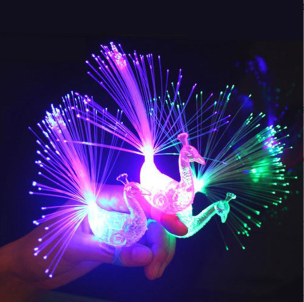 Nhẫn hình con công có đèn led phát sáng lấp lánh