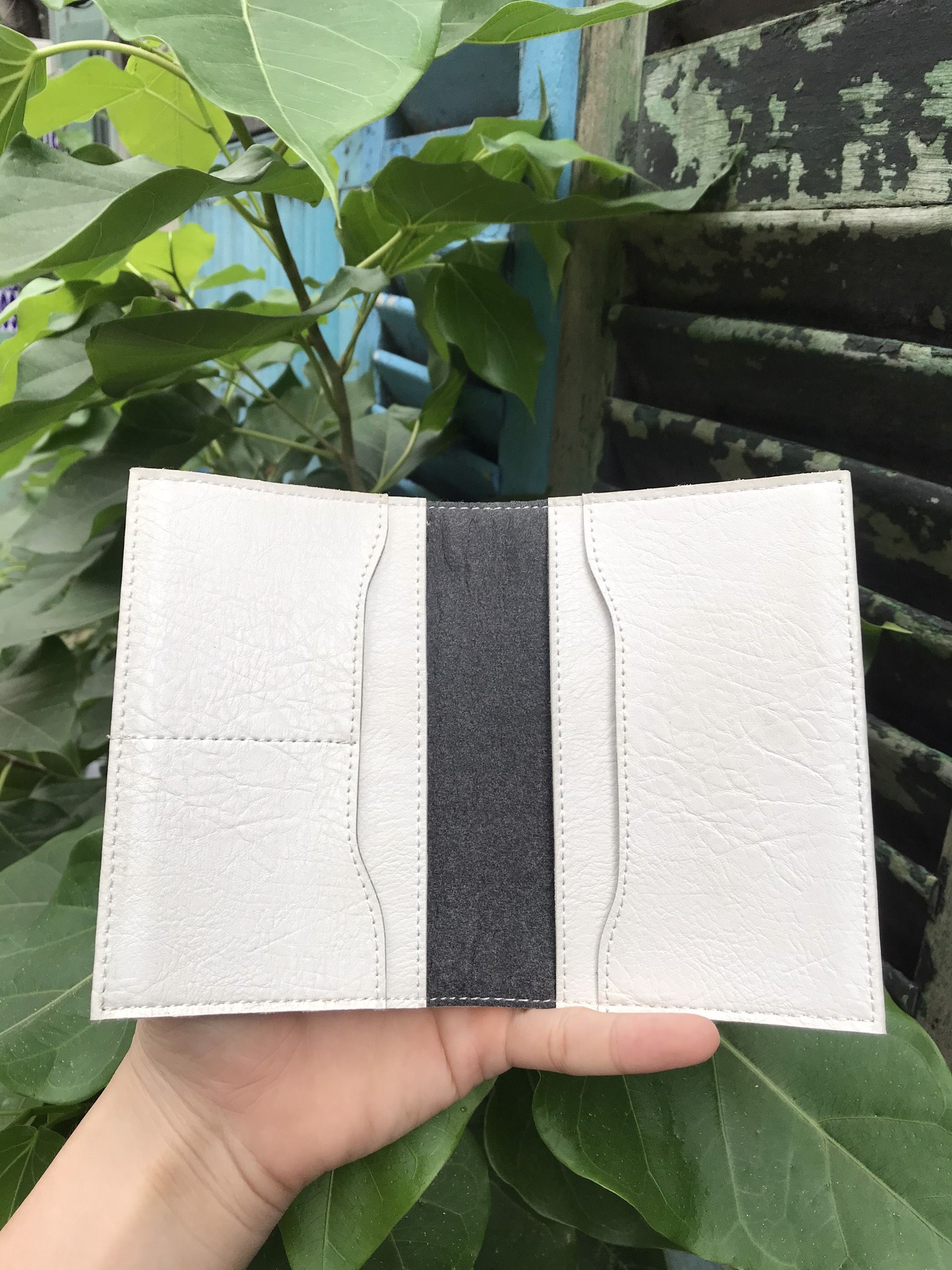 [HCM]Ví đựng hộ chiếu/cover passport màu trắng