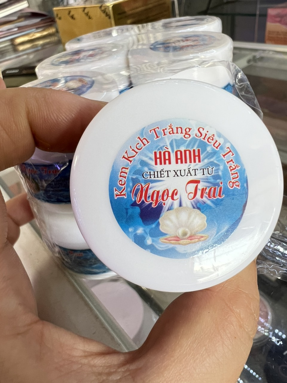Kem kích trắng da body ngoc trai hộp 30gram