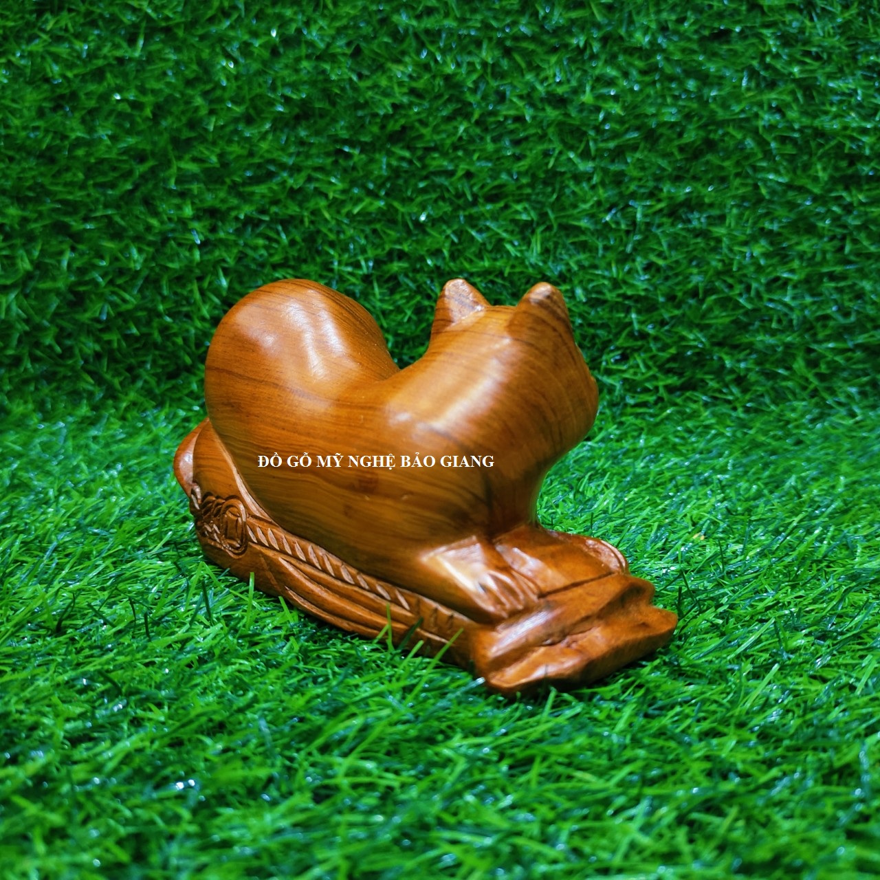 Tượng con mèo gỗ hương 15 cm