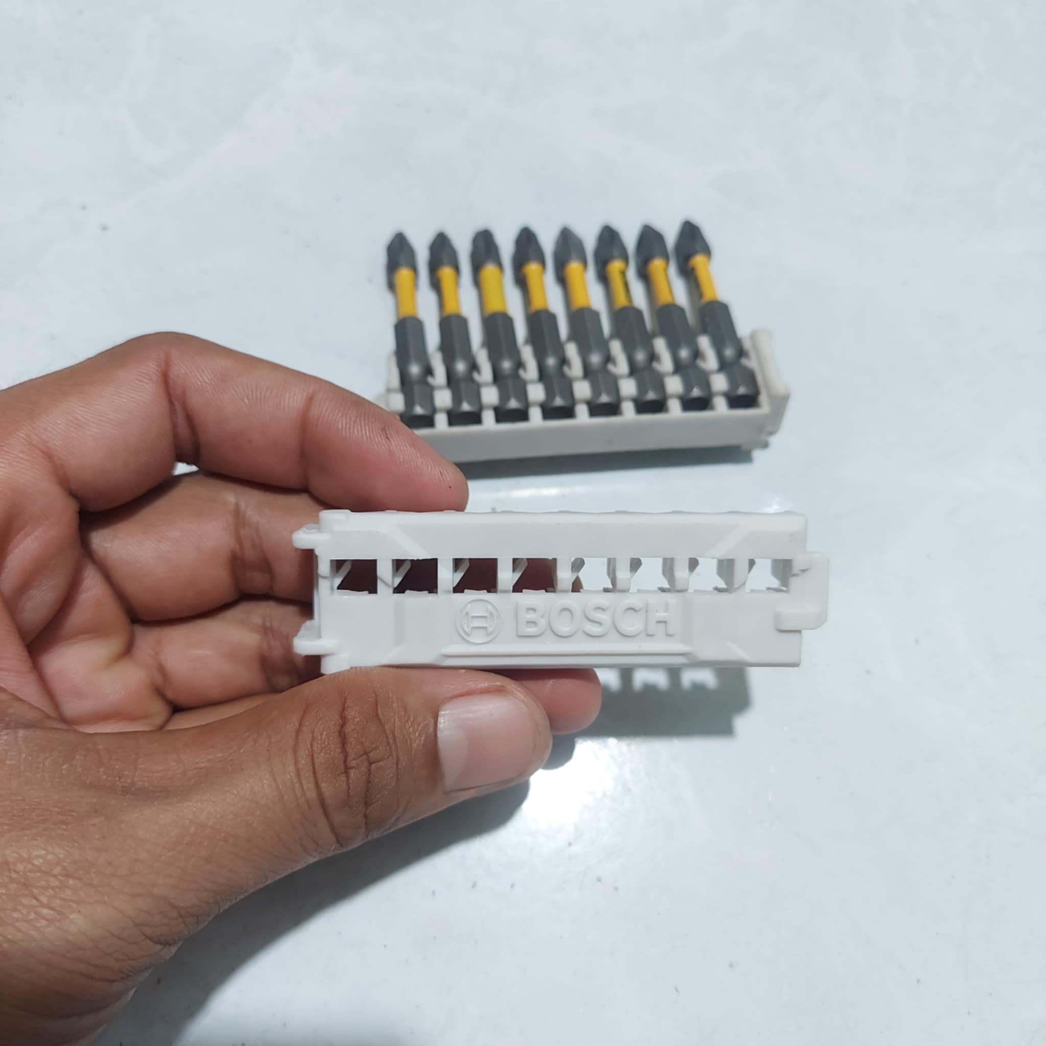 chân đế gắn vít chuôi lục giác