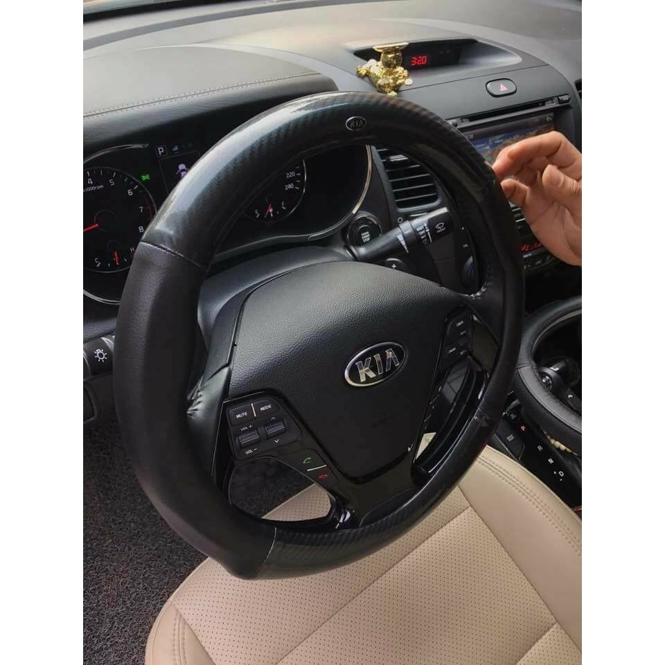 Bọc vô lăng da vân Carbon 4S cao cấp logo KIA, bảo hành 12 tháng