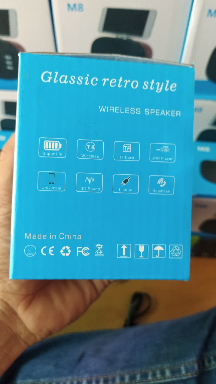 Loa bluetooth M8 có giá đỡ điện thoại