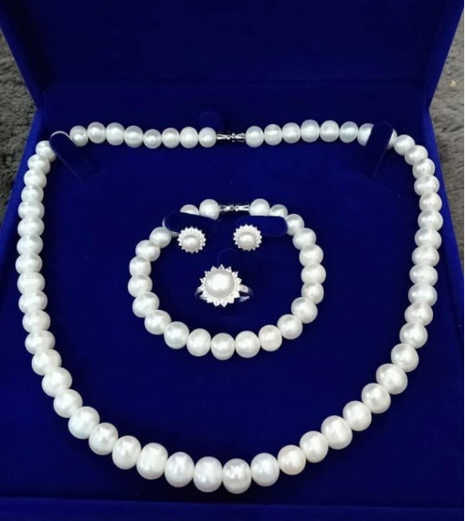 BỘ NGỌC TRAI SANG TRỌNG NHẪN VÀ BÔNG TAI ĐƯỢC LÀM TỪ BẠC THẬT NGUYÊN CHẤT (NGỌC NUÔI PHÚ QUỐC  9 LY )