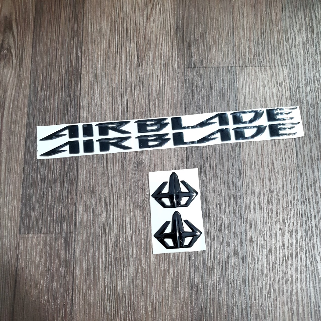 Tem chữ xe airblade, tem logo mặt nạ airblade nổi nhựa dẻo trang trí xe như tem zin cao cấp