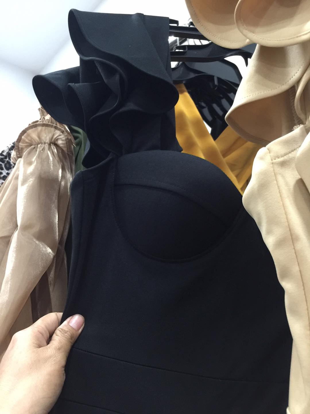 Jumpsuit cúp ngực thiết kế