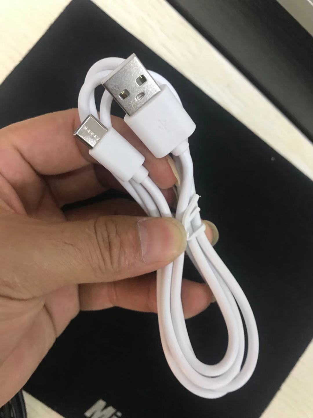 Loa bluetooth kimiso kms-1182 , thiết kế nhỏ gọn, kèm giá đỡ điện thoại. âm thanh sống động , bảo hành 12 tháng