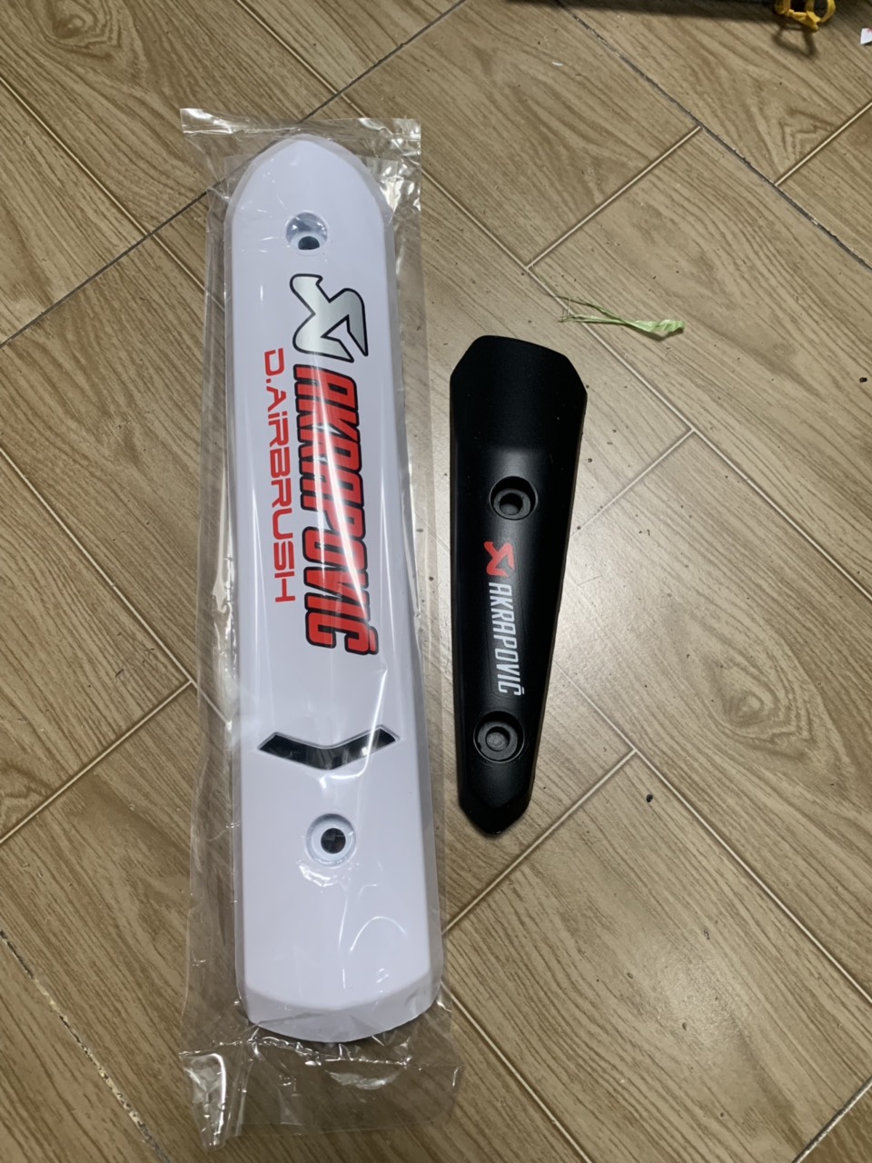 Ốp pô spark màu trắng