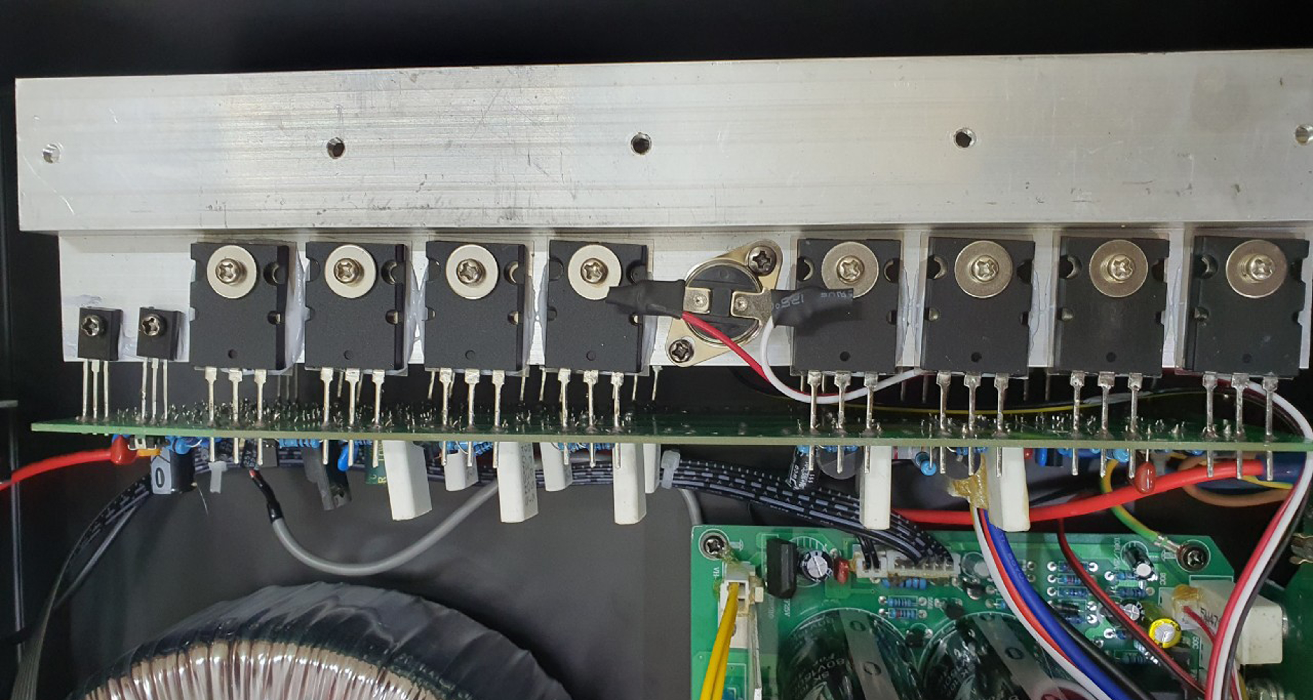 Cục đẩy công suất Yamaha P7000S 32 sò lớn