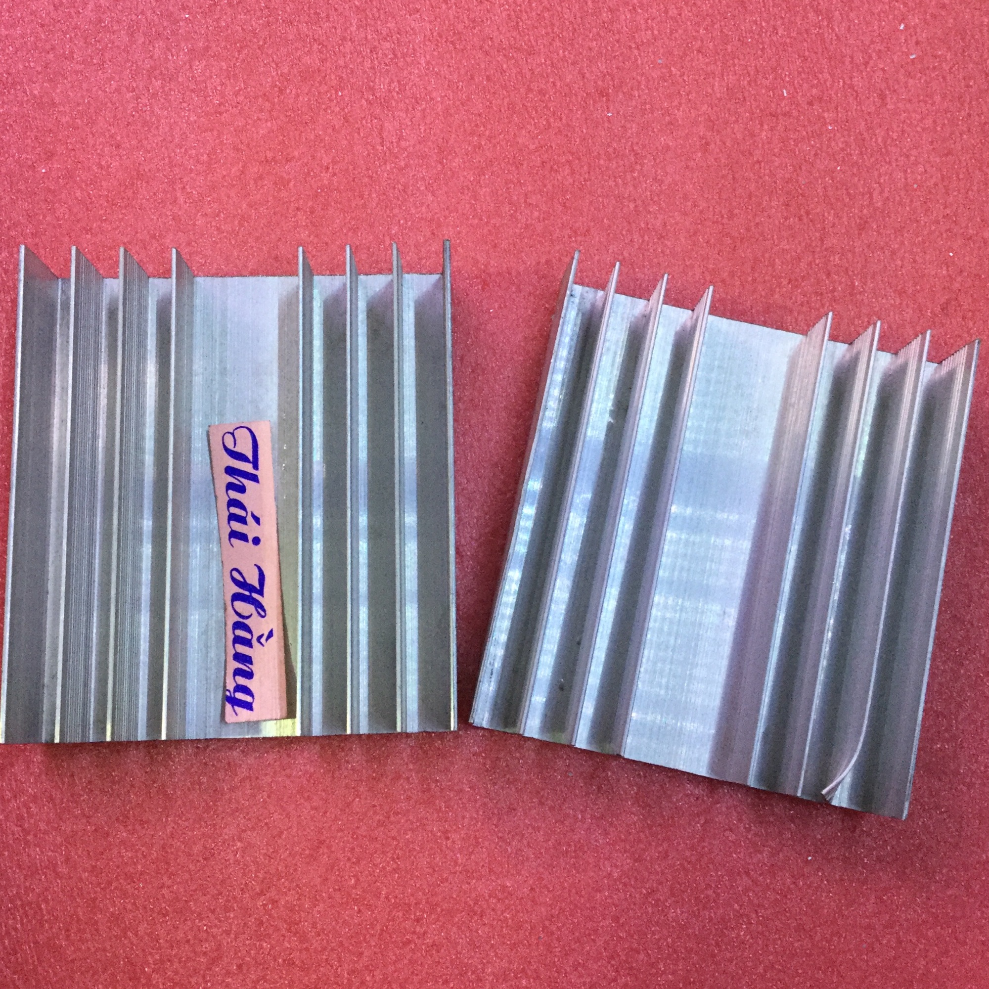 Tản nhiệt nhôm 10x8.5x2 cm-8 cánh